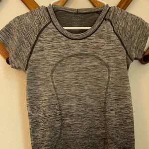 Lululemon short sleeve swiftly tech size 6